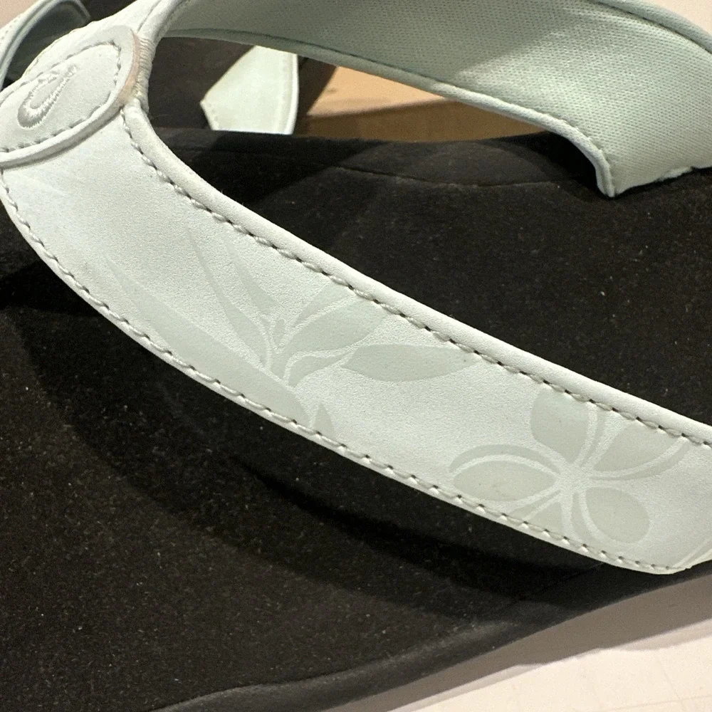 OluKai® Women Size 11/ EU 41 'Ohana Sandals Sea Glass Flip Flops Thong Slides